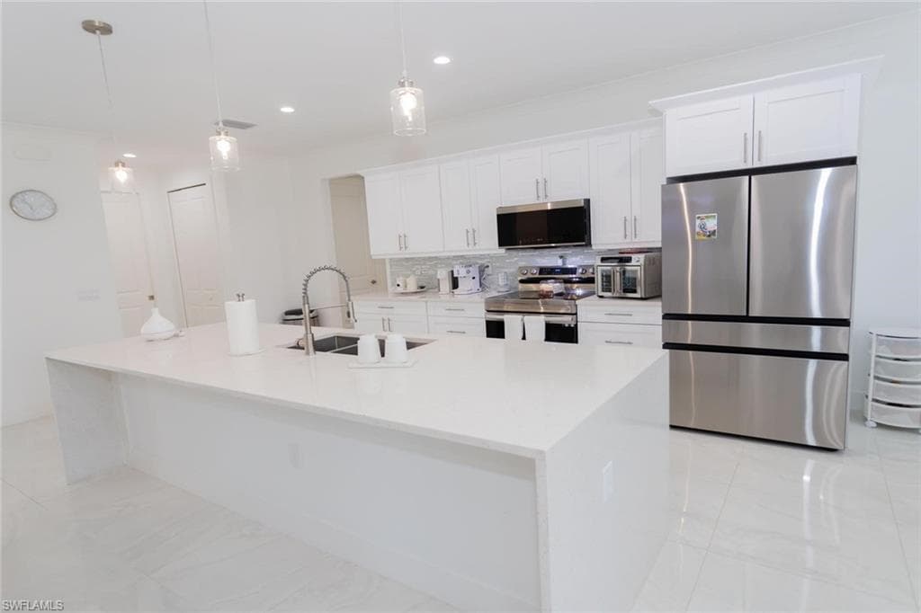 2451 10th Ave SE, Naples, FL 34117-14