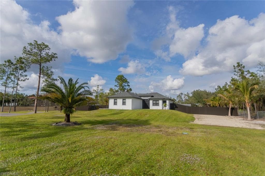 2451 10th Ave SE, Naples, FL 34117-3
