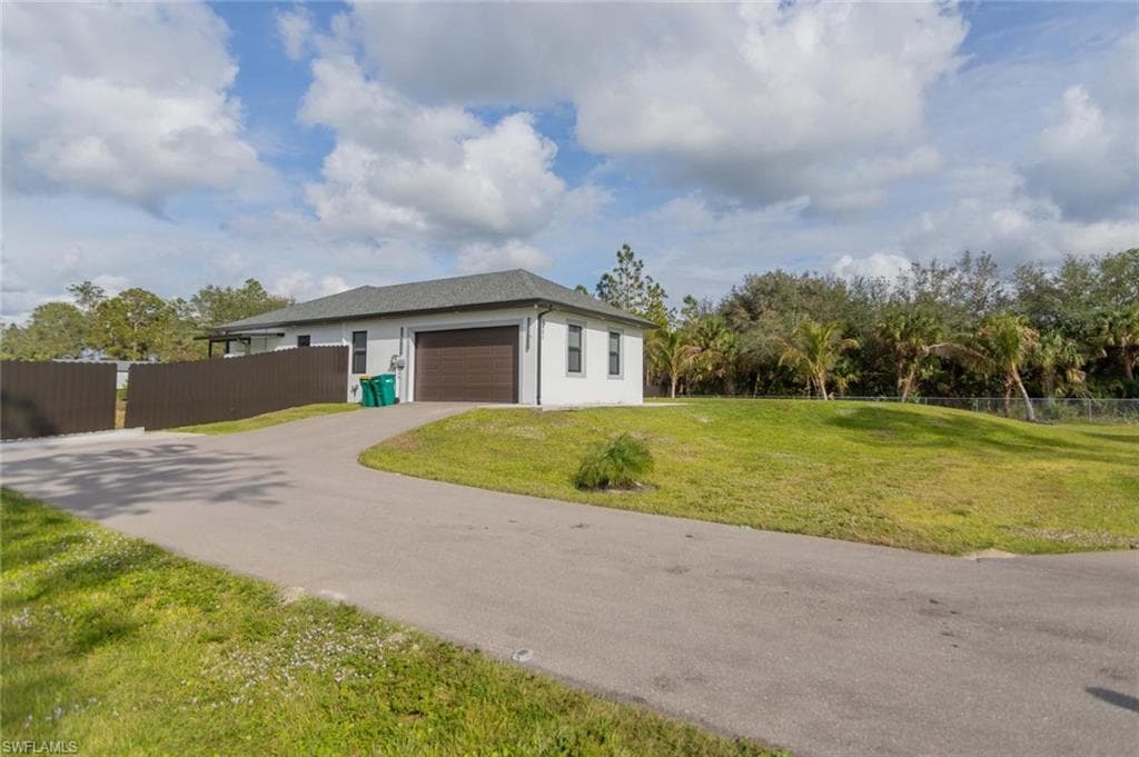 2451 10th Ave SE, Naples, FL 34117-5