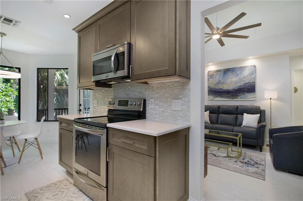 27101 Oakwood Lake Dr, Bonita Springs, FL 34134-19