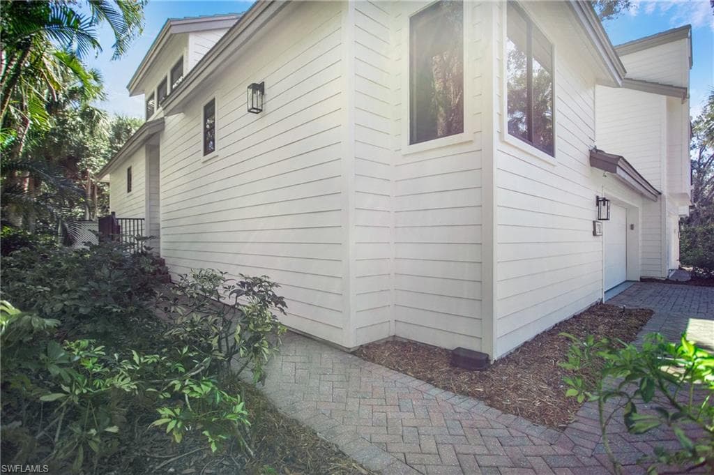 27101 Oakwood Lake Dr, Bonita Springs, FL 34134-35