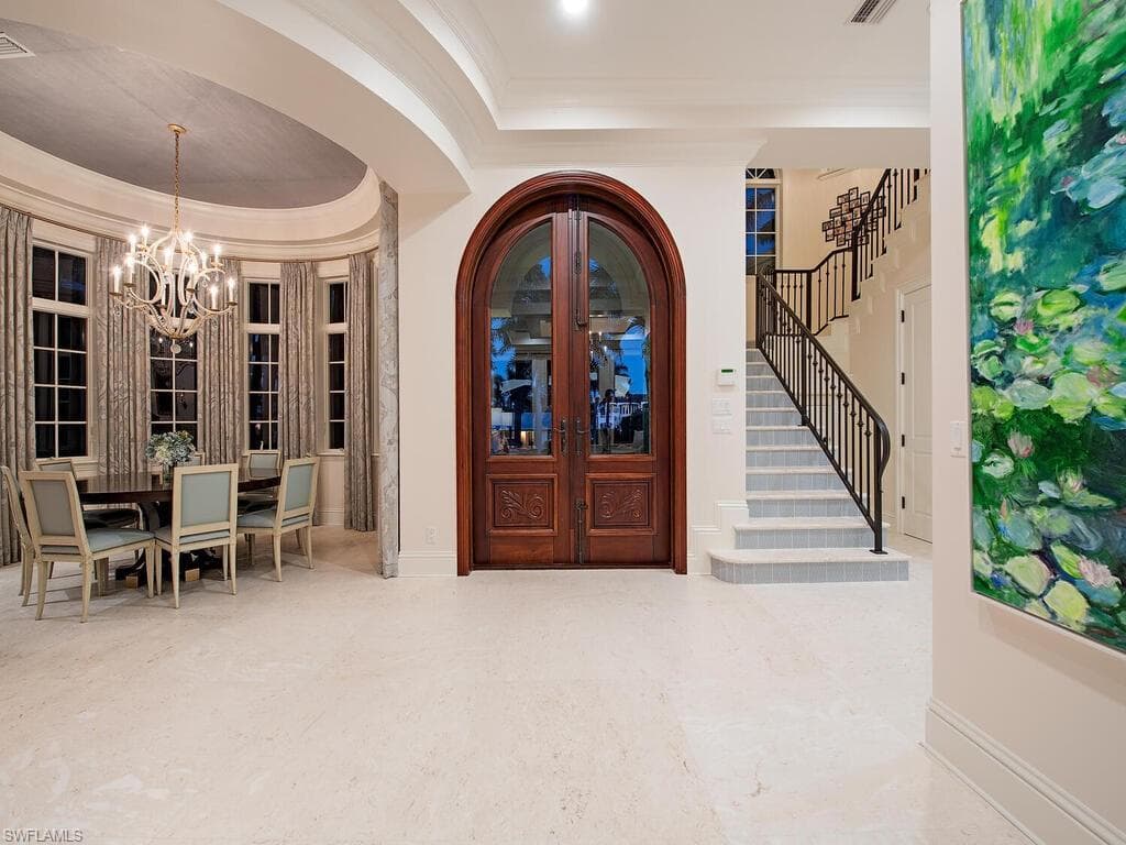 1940 6th St S, Naples, FL 34102-11