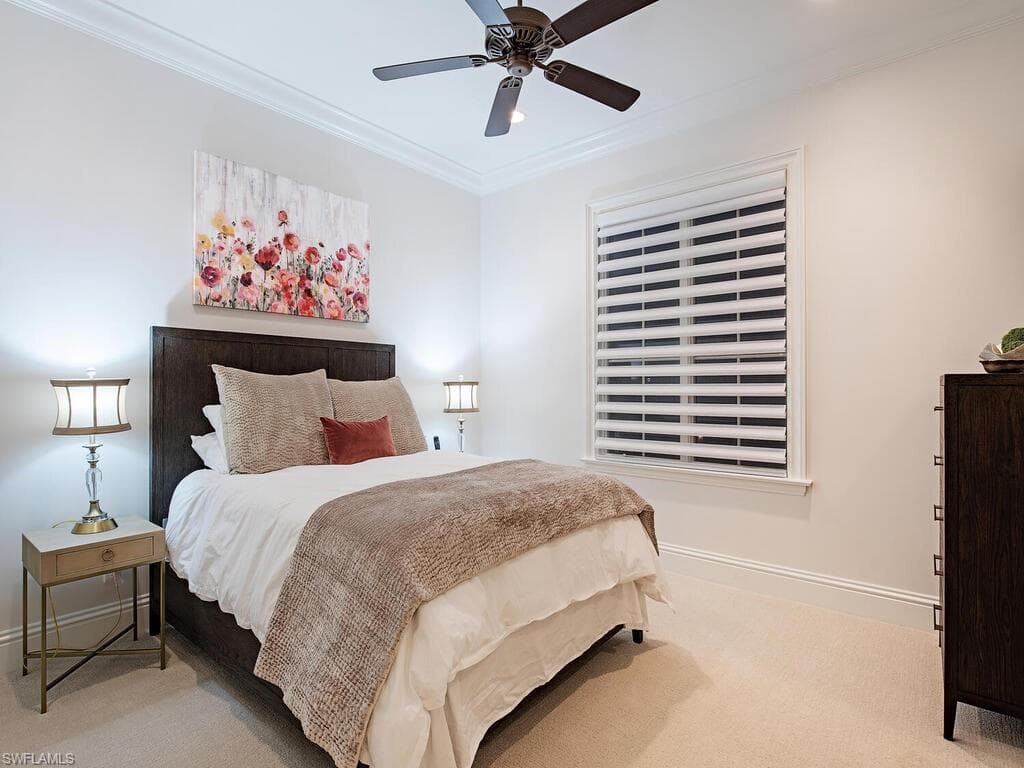 1940 6th St S, Naples, FL 34102-19