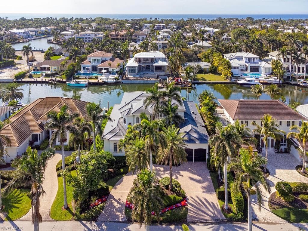 1940 6th St S, Naples, FL 34102-28