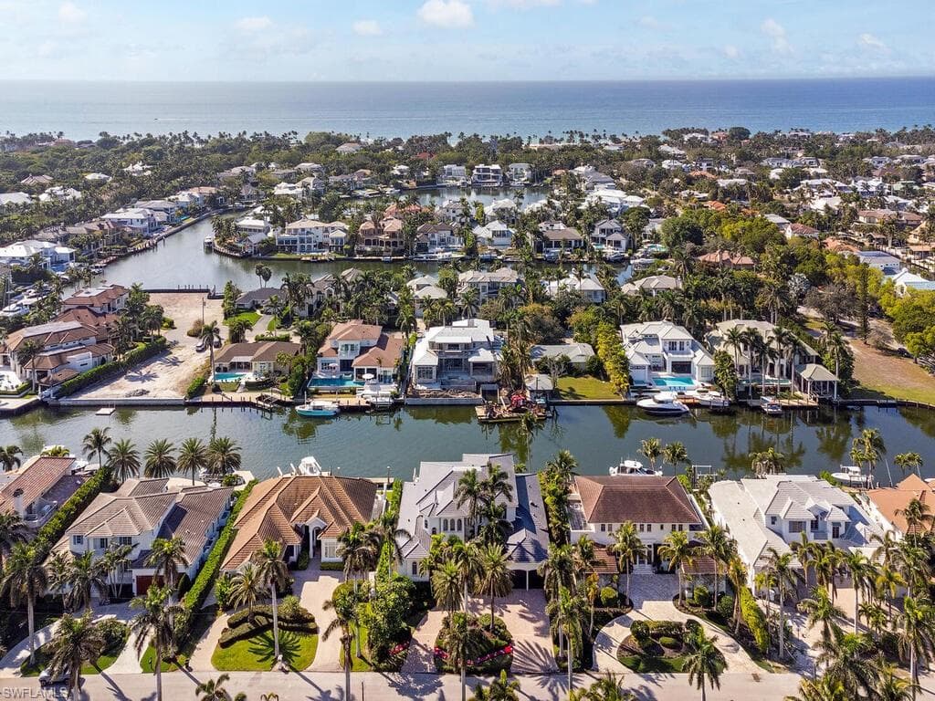 1940 6th St S, Naples, FL 34102-29