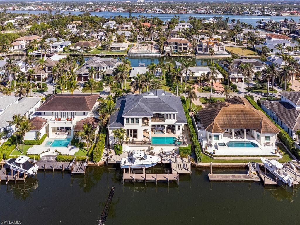 1940 6th St S, Naples, FL 34102-31