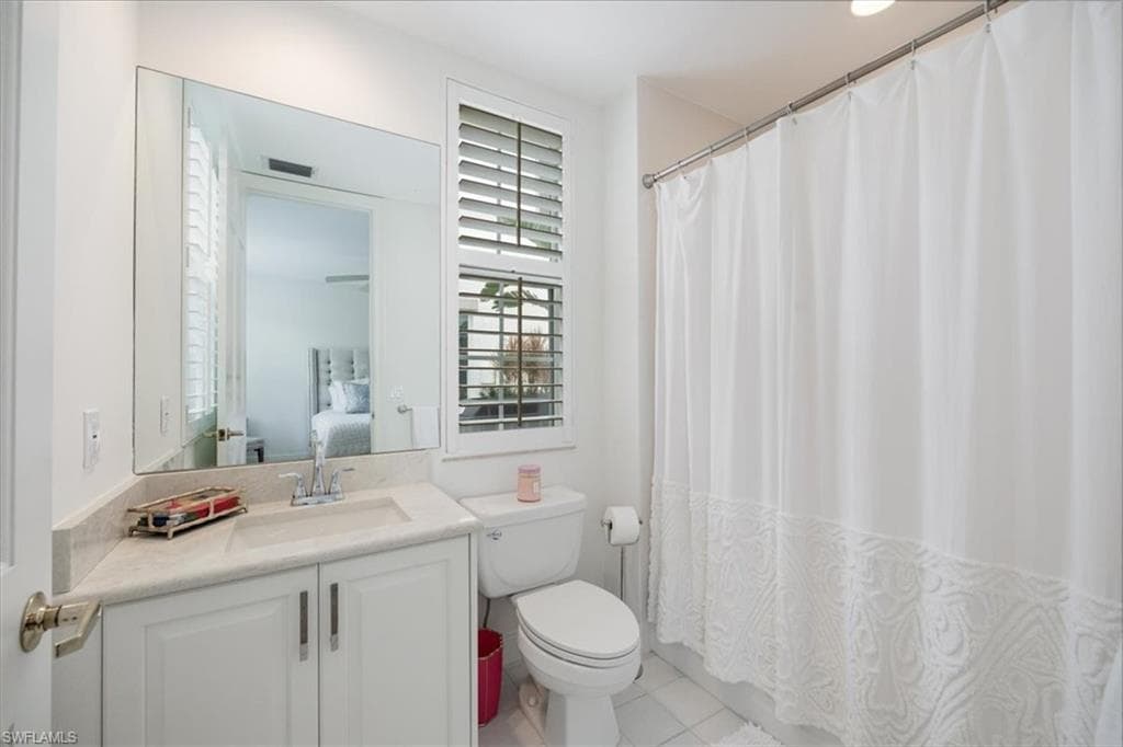 233 Colonade Cir 2205, Naples, FL 34103-24