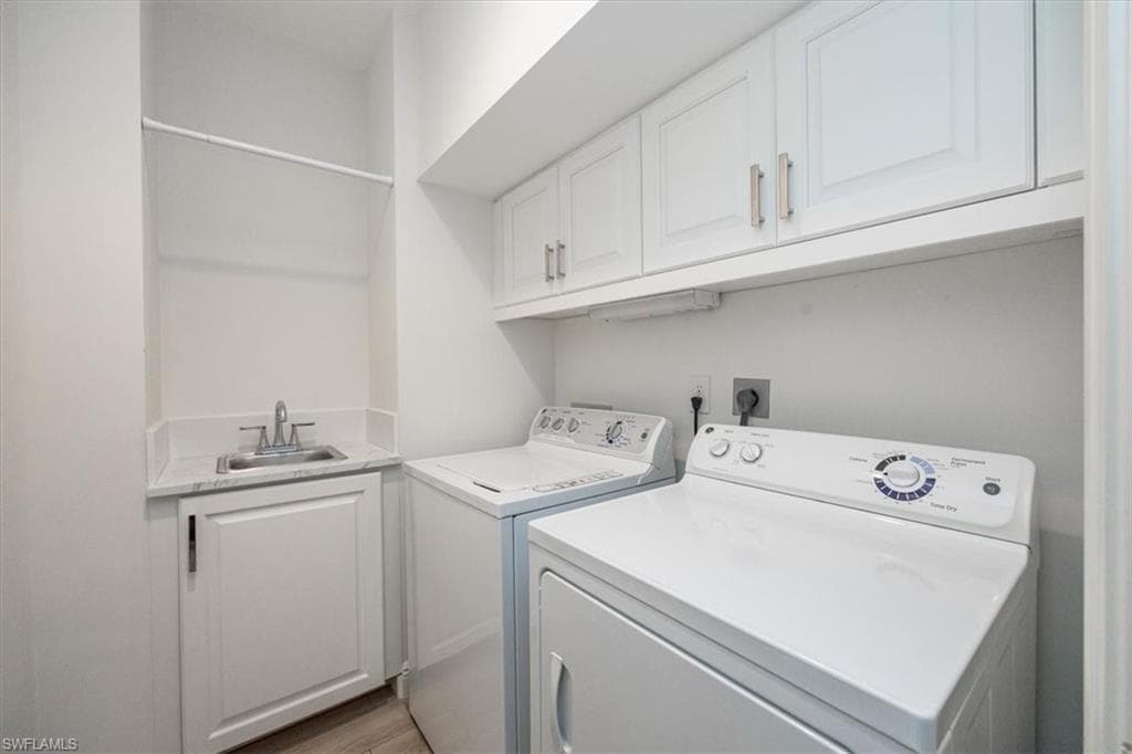 233 Colonade Cir 2205, Naples, FL 34103-25