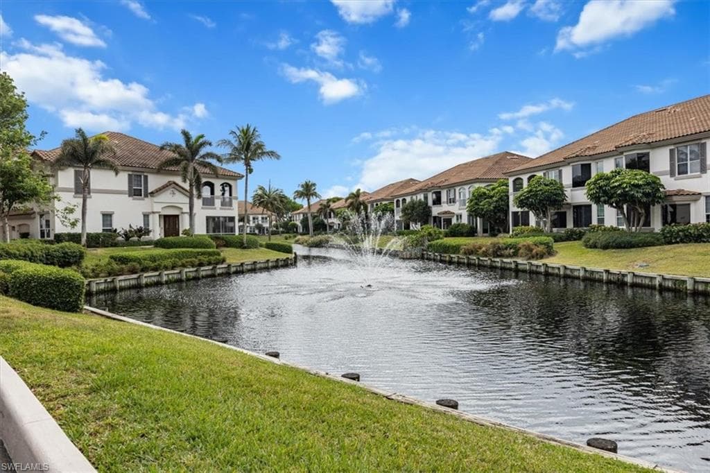 233 Colonade Cir 2205, Naples, FL 34103-28