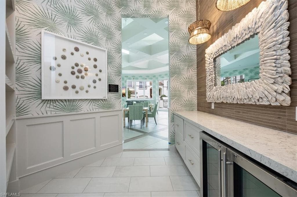 233 Colonade Cir 2205, Naples, FL 34103-31