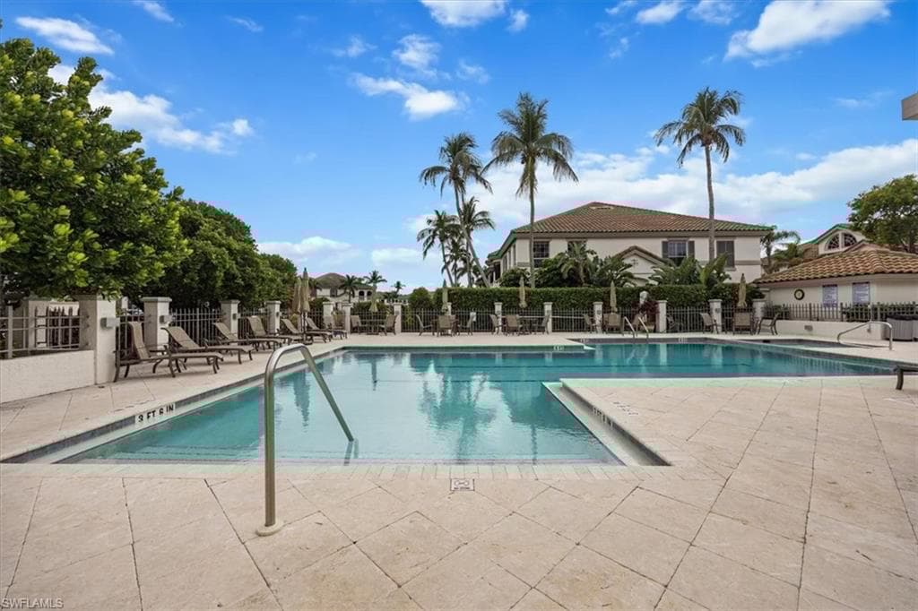 233 Colonade Cir 2205, Naples, FL 34103-37