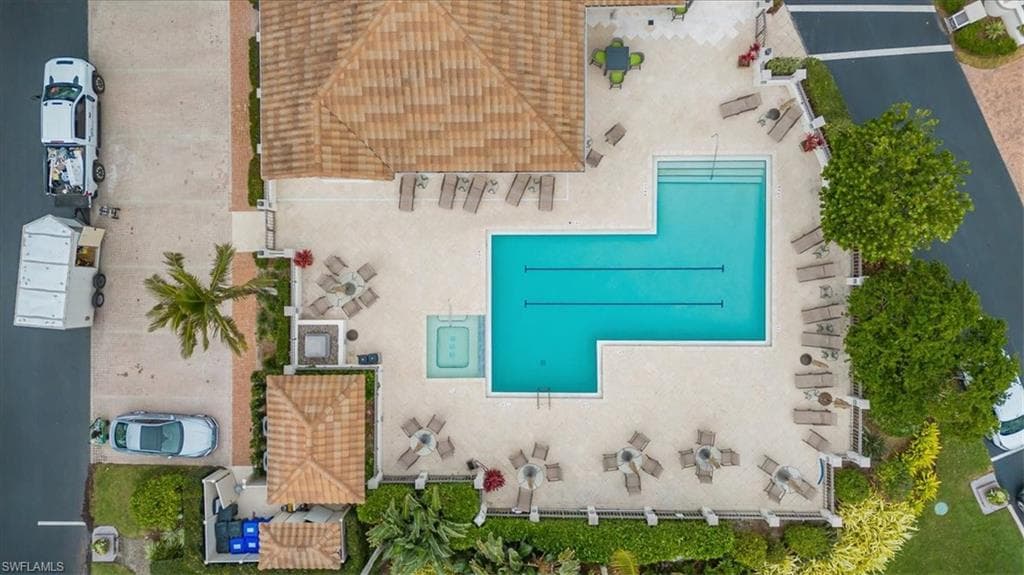 233 Colonade Cir 2205, Naples, FL 34103-38