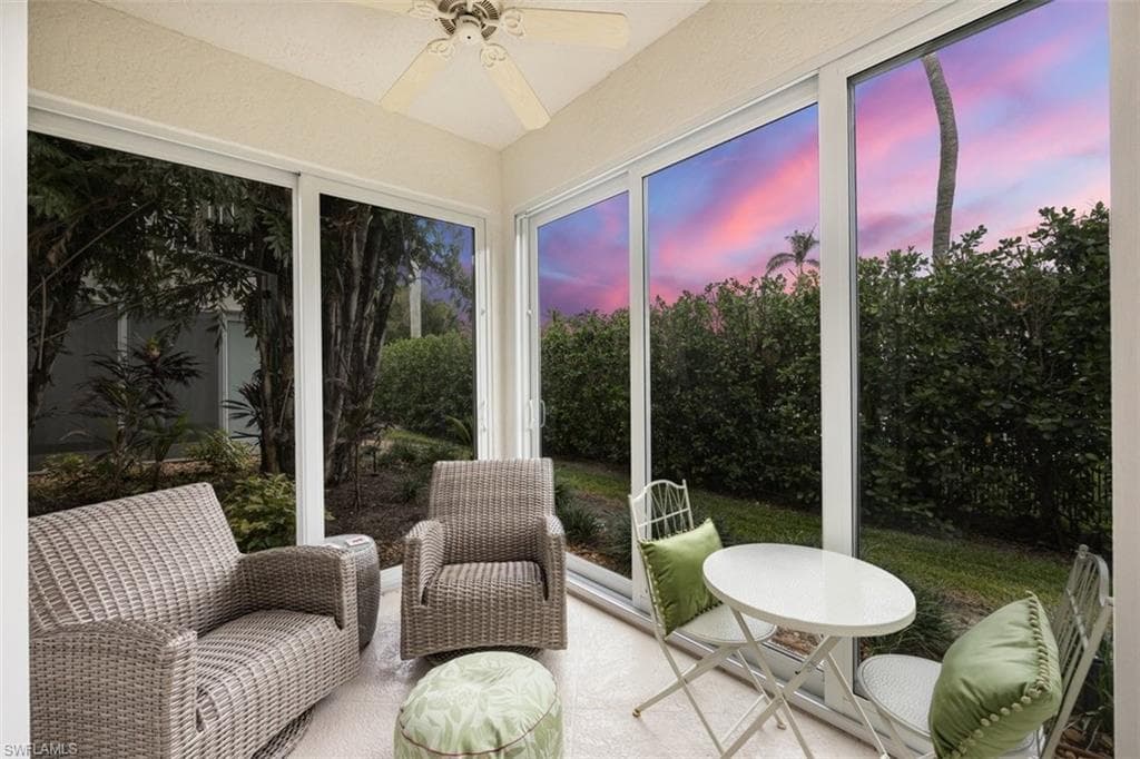 233 Colonade Cir 2205, Naples, FL 34103-4