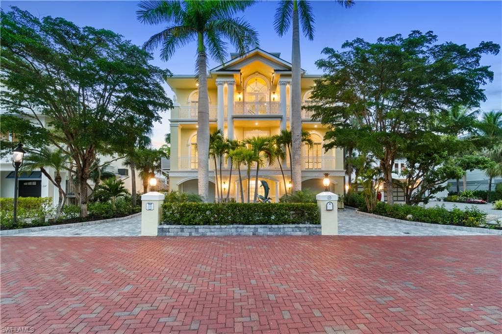 235 Bayfront Dr, Bonita Springs, FL 34134-49