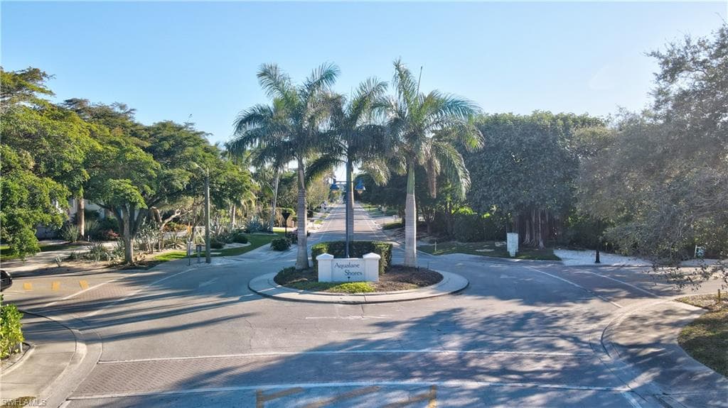 442 18th Ave S, Naples, FL 34102-10