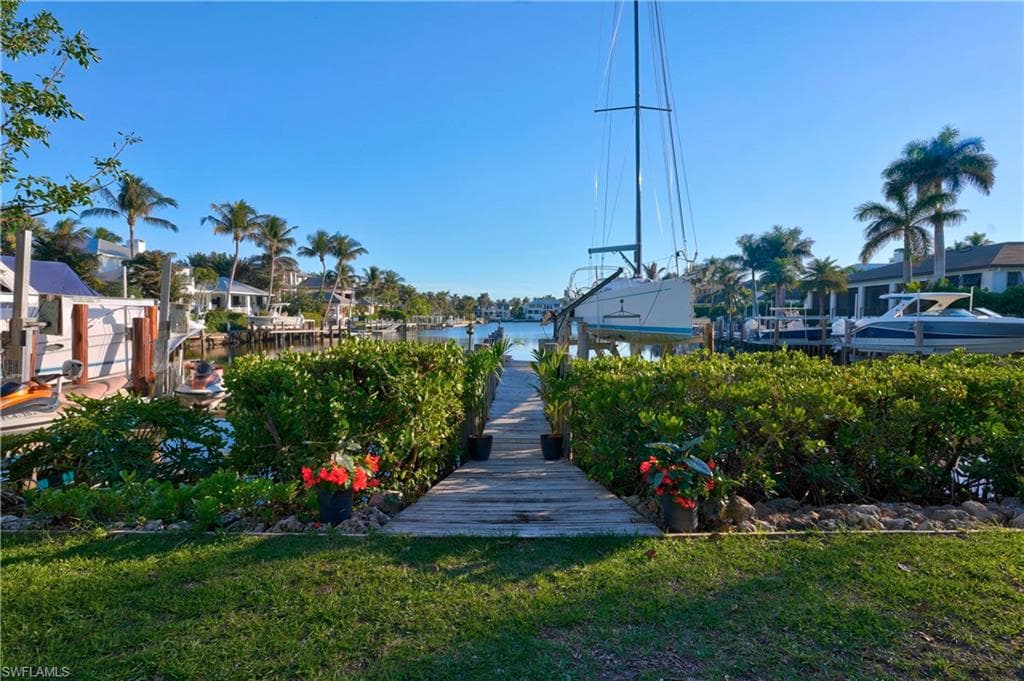 442 18th Ave S, Naples, FL 34102-5