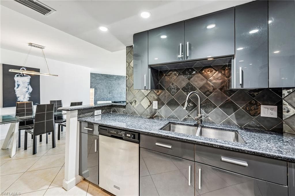 440 Seaview Ct 1607, Marco Island, FL 34145-7
