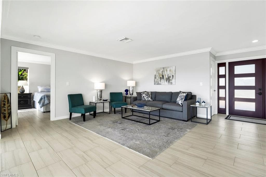 232 Conners Ave, Naples, FL 34108-11