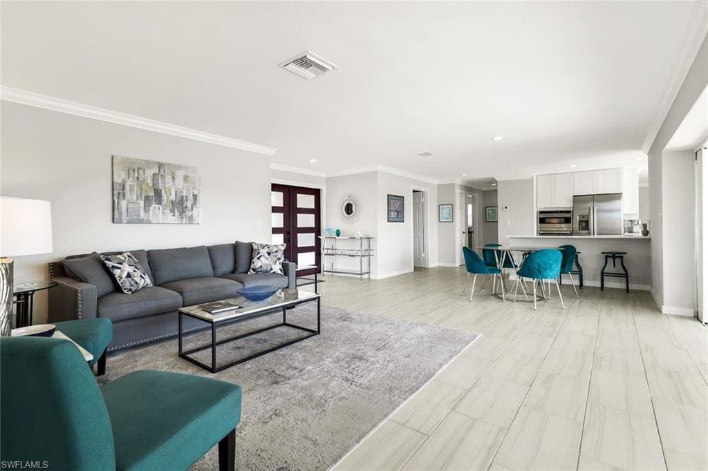 232 Conners Ave, Naples, FL 34108-16