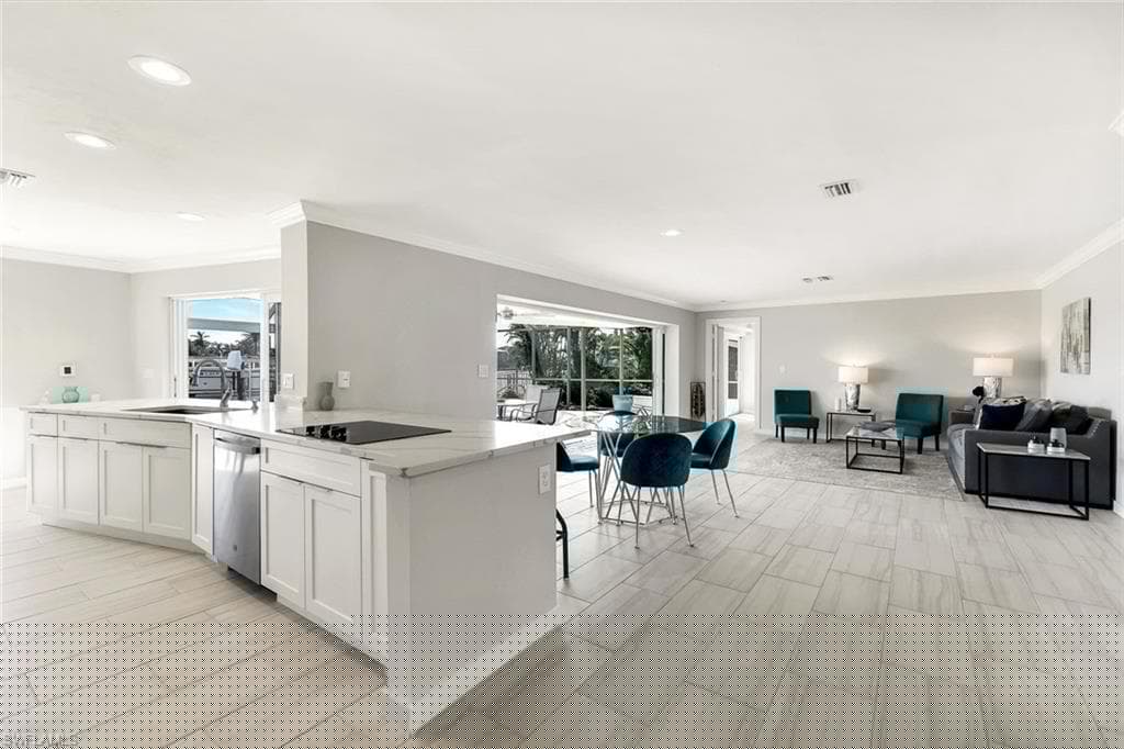 232 Conners Ave, Naples, FL 34108-22