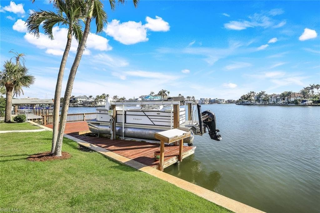 232 Conners Ave, Naples, FL 34108-5