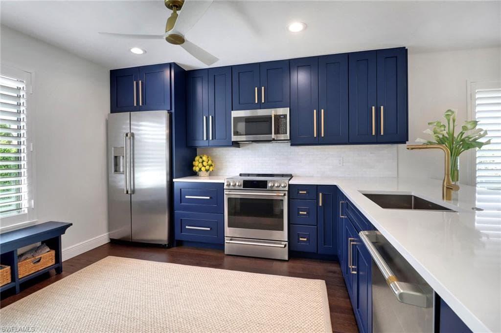 605 8th Ave S 605, Naples, FL 34102-9