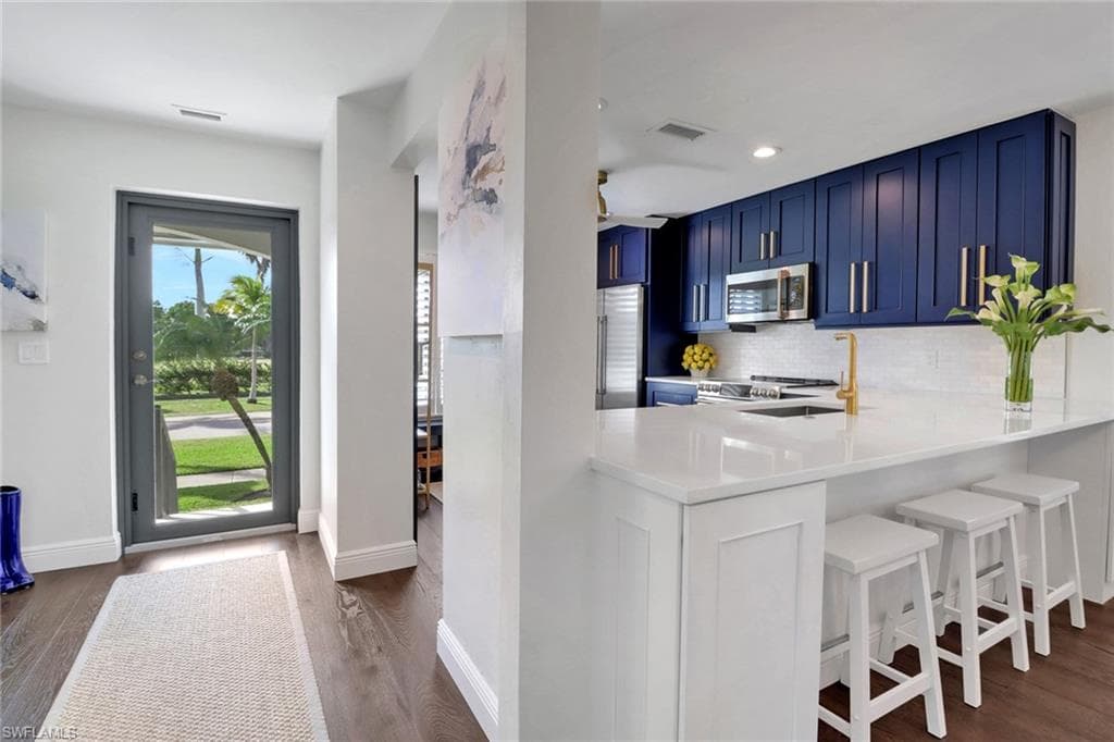 605 8th Ave S 605, Naples, FL 34102-11