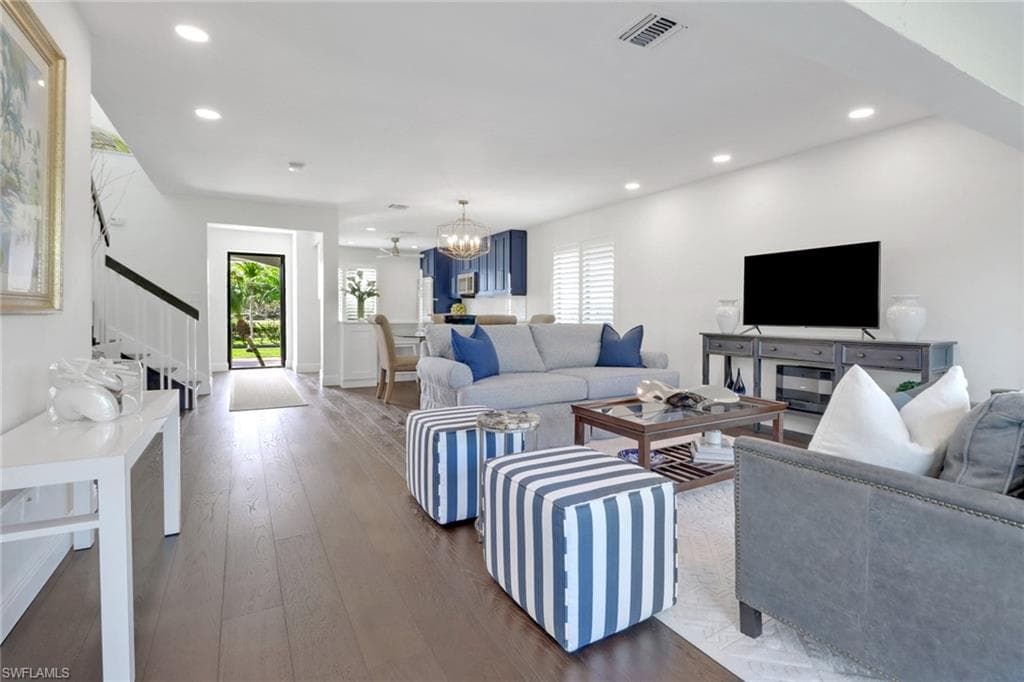 605 8th Ave S 605, Naples, FL 34102-17