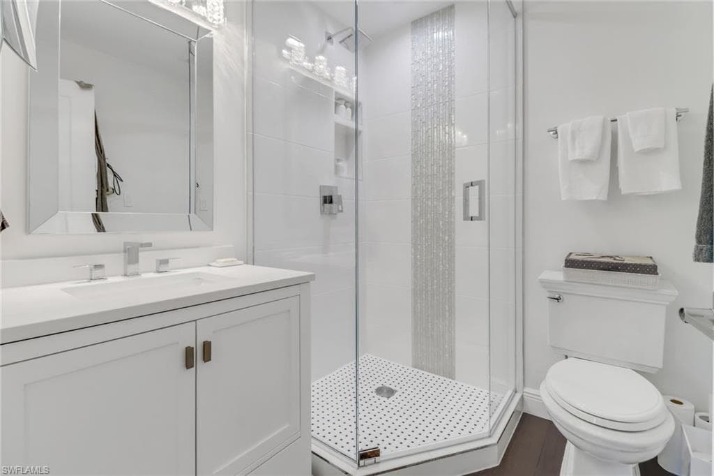 605 8th Ave S 605, Naples, FL 34102-27