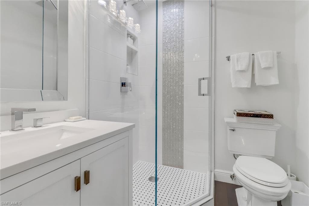 605 8th Ave S 605, Naples, FL 34102-28