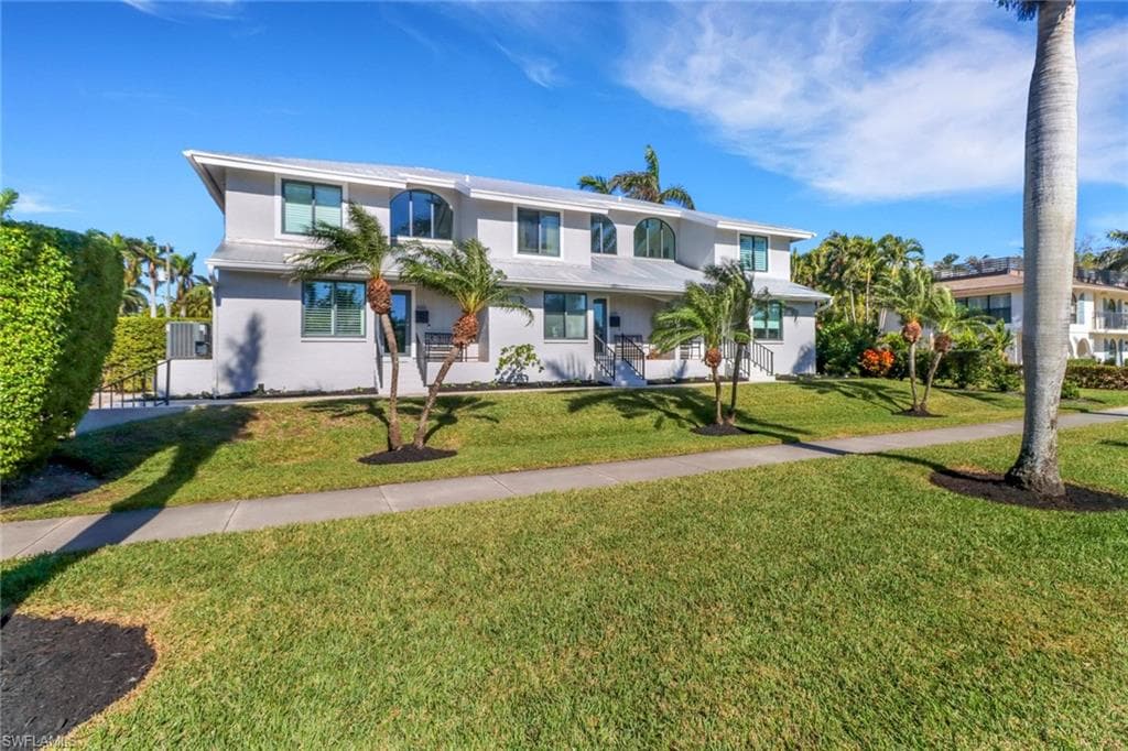 605 8th Ave S 605, Naples, FL 34102-34