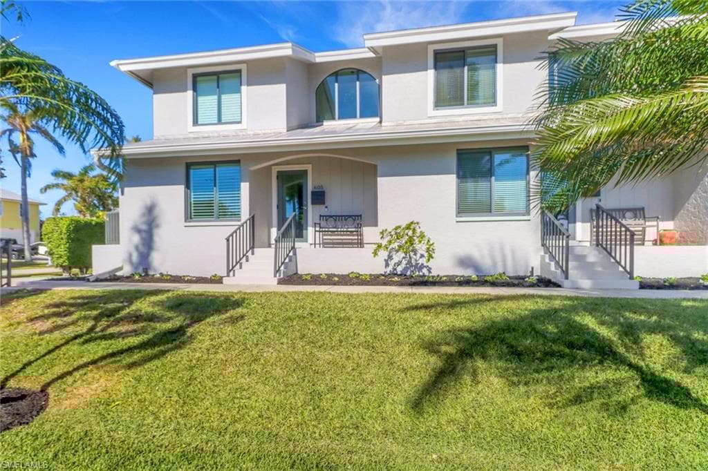 605 8th Ave S 605, Naples, FL 34102-3
