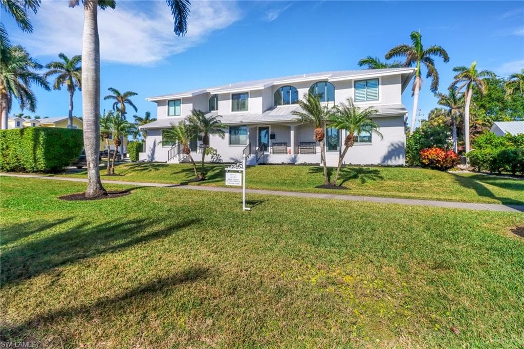 605 8th Ave S 605, Naples, FL 34102-39