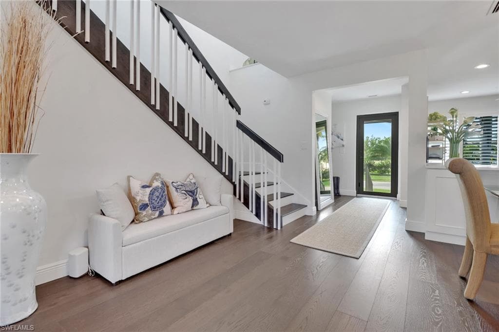 605 8th Ave S 605, Naples, FL 34102-4