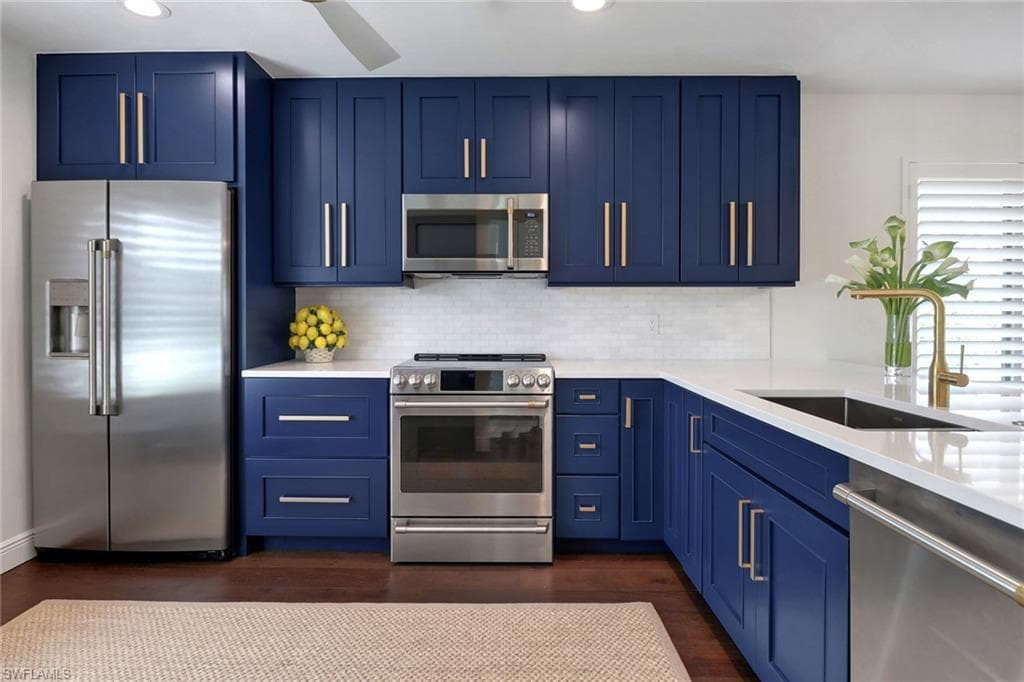 605 8th Ave S 605, Naples, FL 34102-8