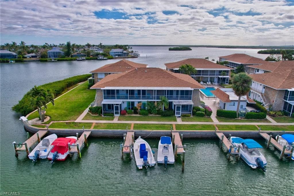 330 Kon Tiki Dr E7, Naples, FL 34113-1