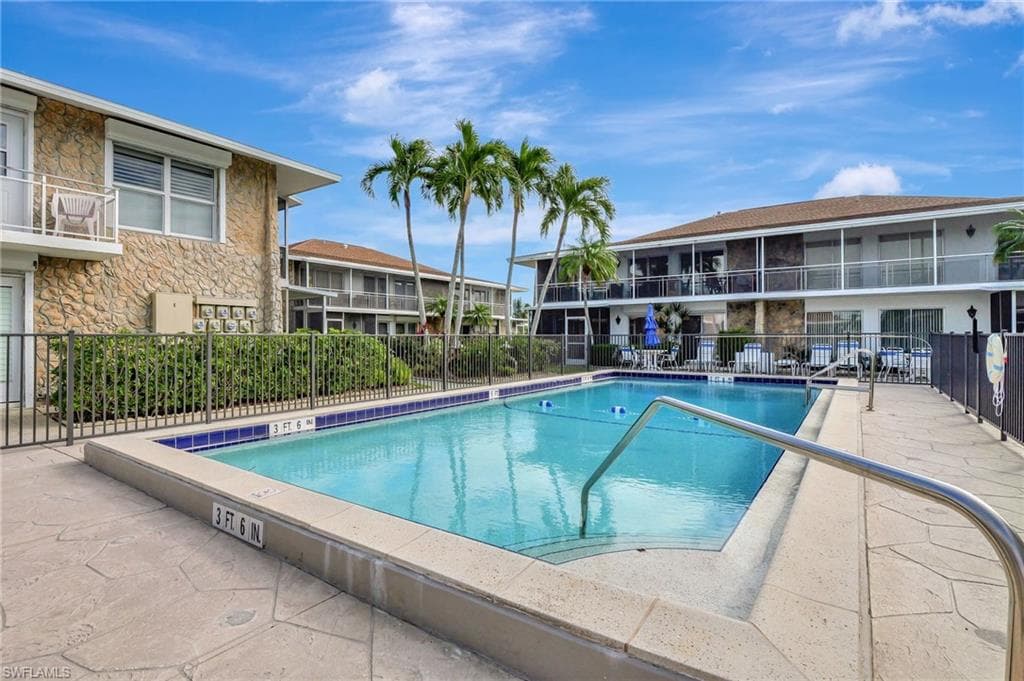 330 Kon Tiki Dr E7, Naples, FL 34113-23