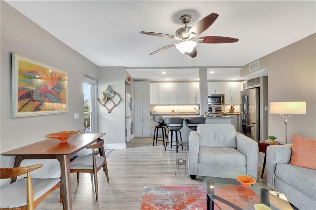 330 Kon Tiki Dr E7, Naples, FL 34113-6