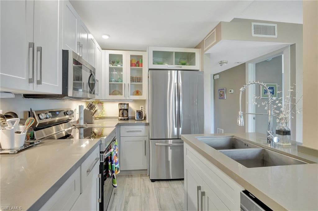 330 Kon Tiki Dr E7, Naples, FL 34113-7