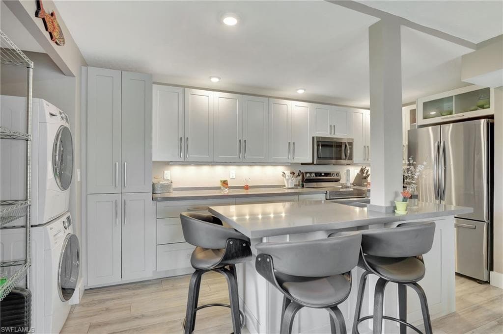 330 Kon Tiki Dr E7, Naples, FL 34113-8