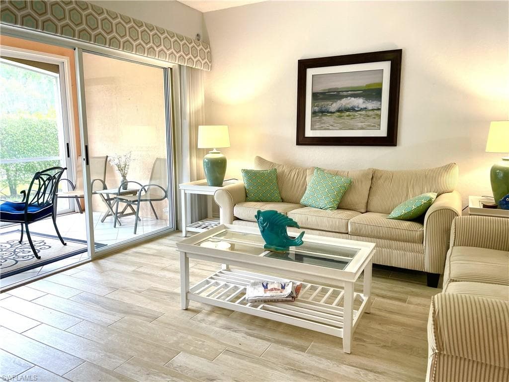 1044 Woodshire Ln B102, Naples, FL 34105-19