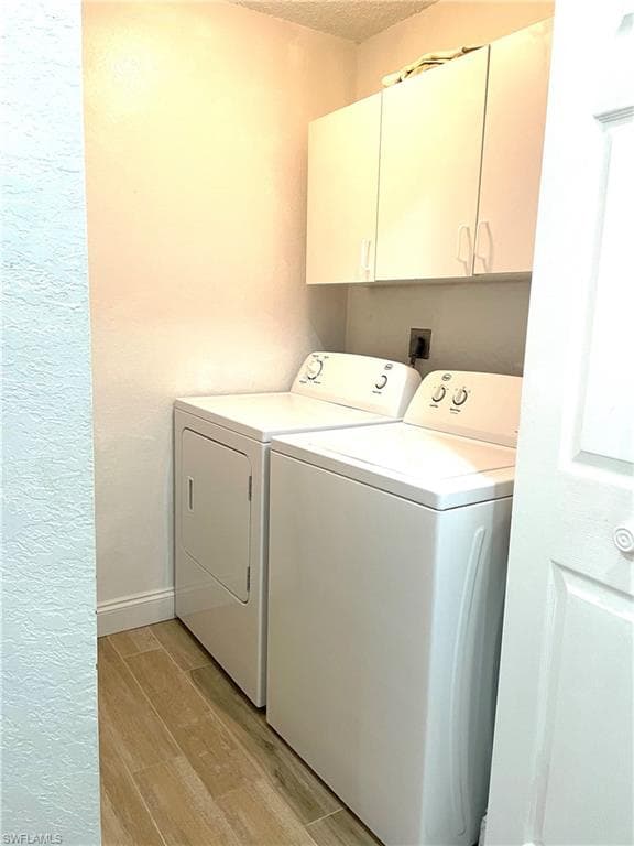 1044 Woodshire Ln B102, Naples, FL 34105-21