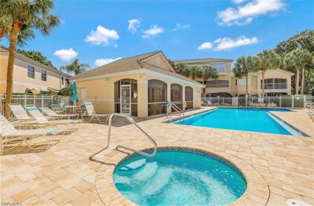 1044 Woodshire Ln B102, Naples, FL 34105-3