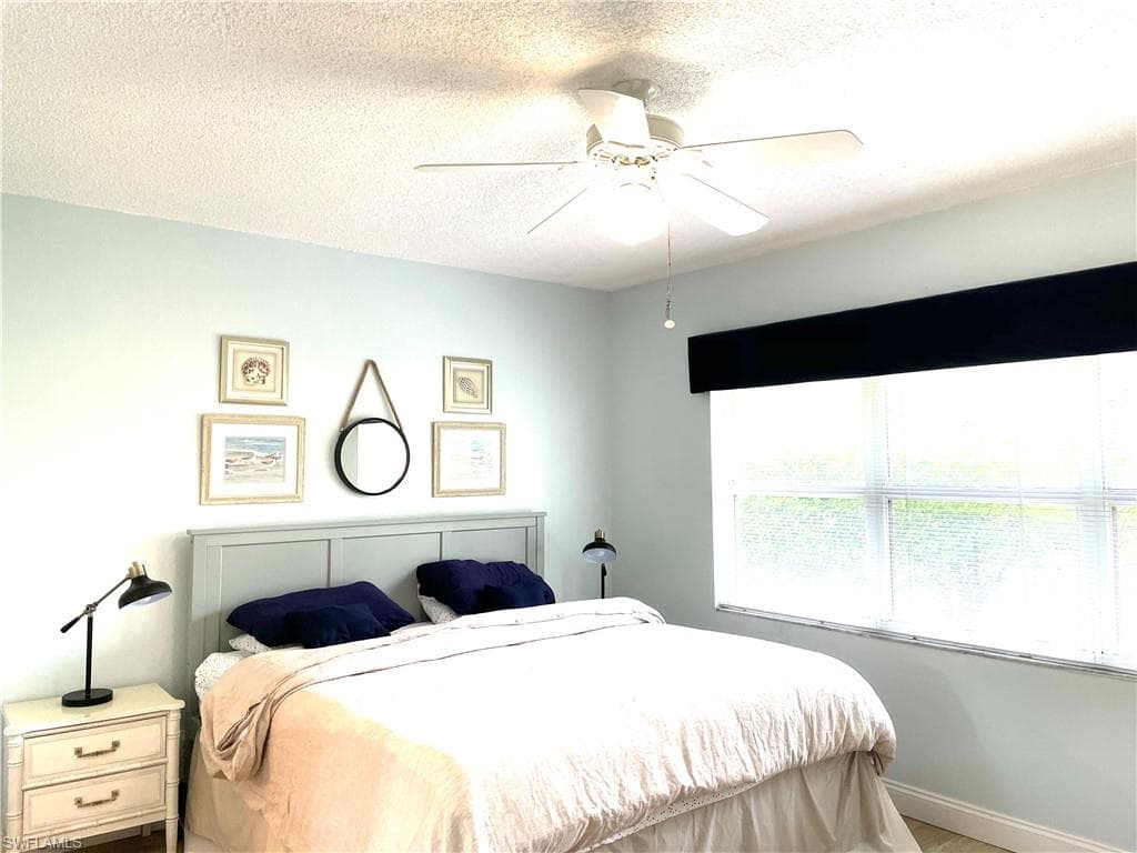 1044 Woodshire Ln B102, Naples, FL 34105-4