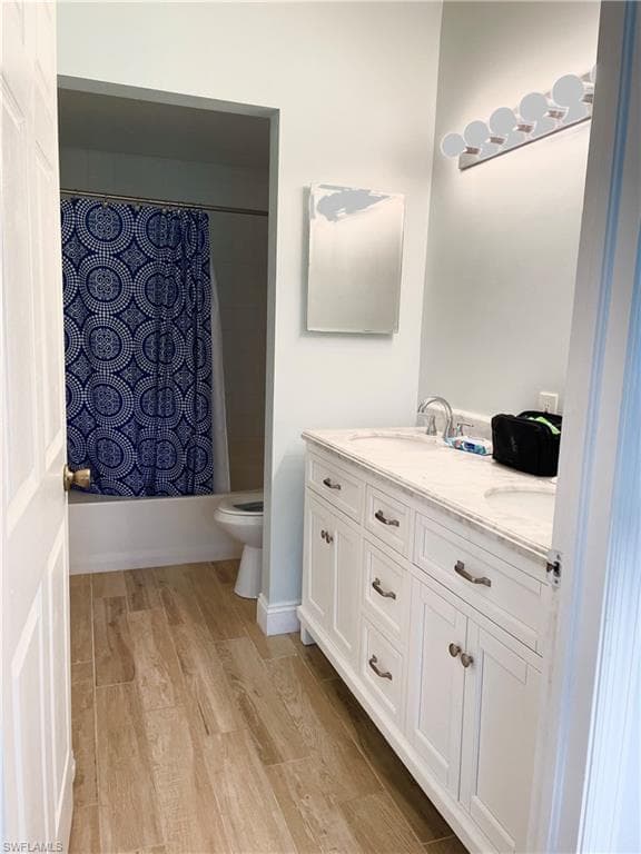 1044 Woodshire Ln B102, Naples, FL 34105-7