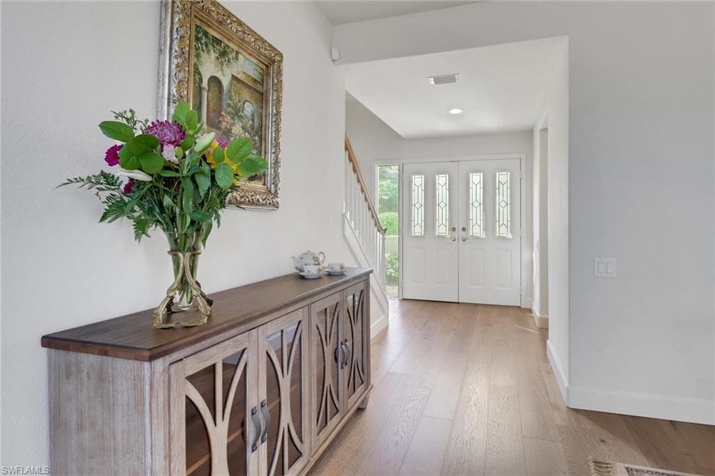 5242 Kensington High St, Naples, FL 34105-4