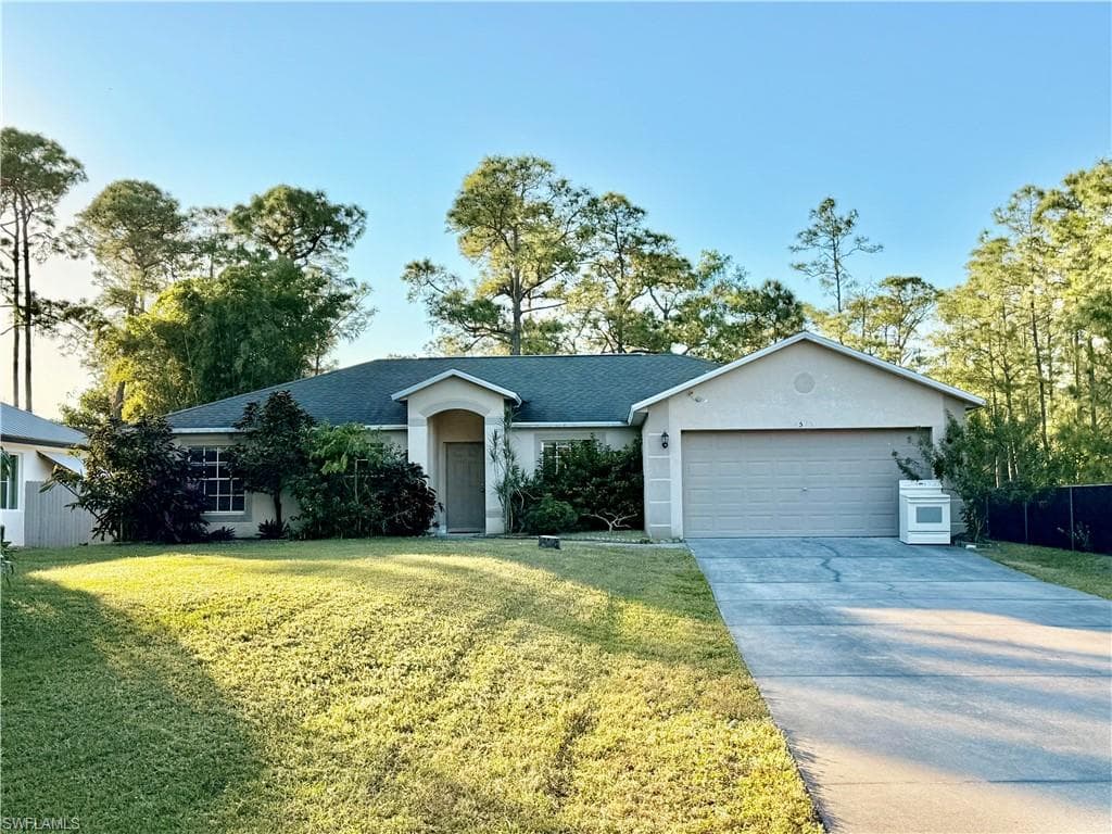 4575 16th St NE, Naples, FL 34120-1