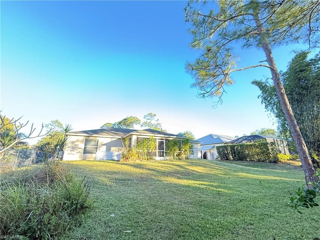 4575 16th St NE, Naples, FL 34120-2