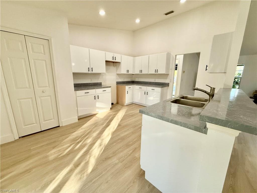 4575 16th St NE, Naples, FL 34120-4