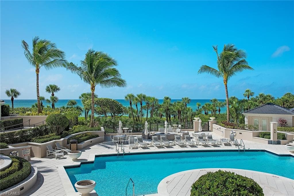 8665 Bay Colony Dr Ph2004, Naples, FL 34108-17